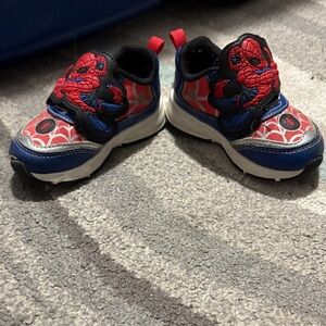KIDS SPIDER-MAN LIGHT UP SHOES SIZE 7